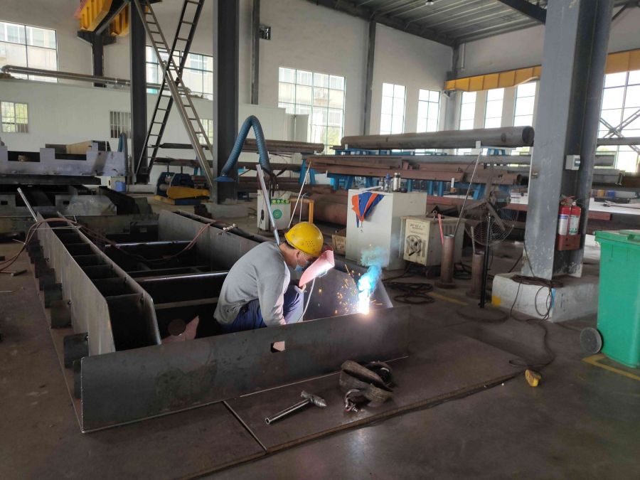 滑觸線(xiàn)電動(dòng)搬運(yùn)車(chē)